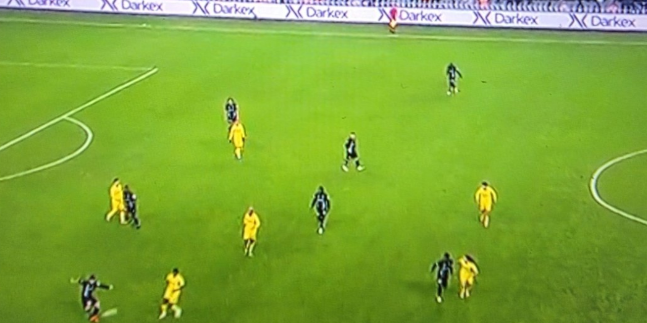 500 milyon dolarlık varlığına el konulmuştu: Kocaelispor-Fenerbahçe maçında bahis baronunun reklamı yapıldı