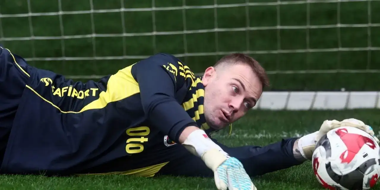 Fenerbahçe teknik direktörü Tedesco'dan Mert Günok kararı