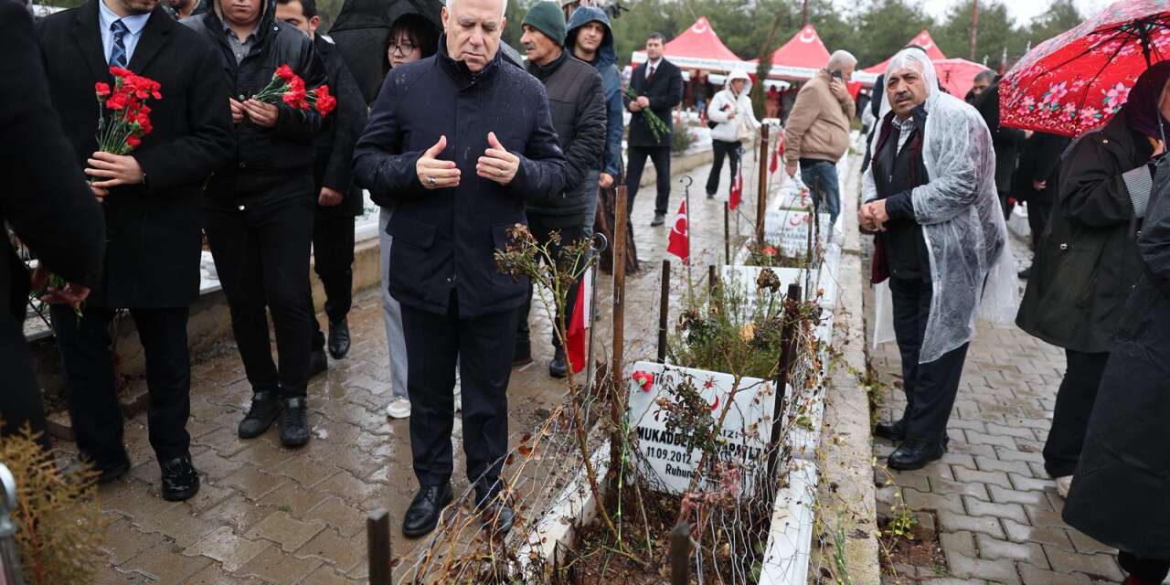 Mustafa Bozbey'den deprem bölgesine ziyaret