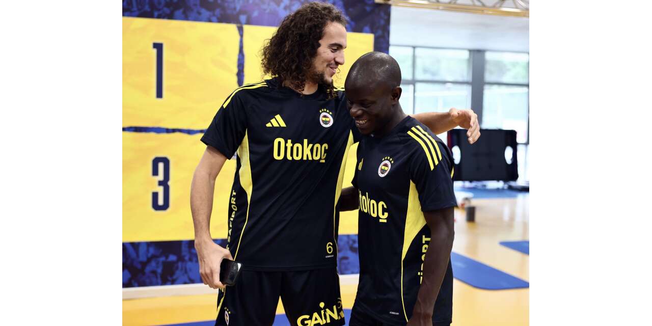 N’Golo Kanté ilk antrenmanına çıktı