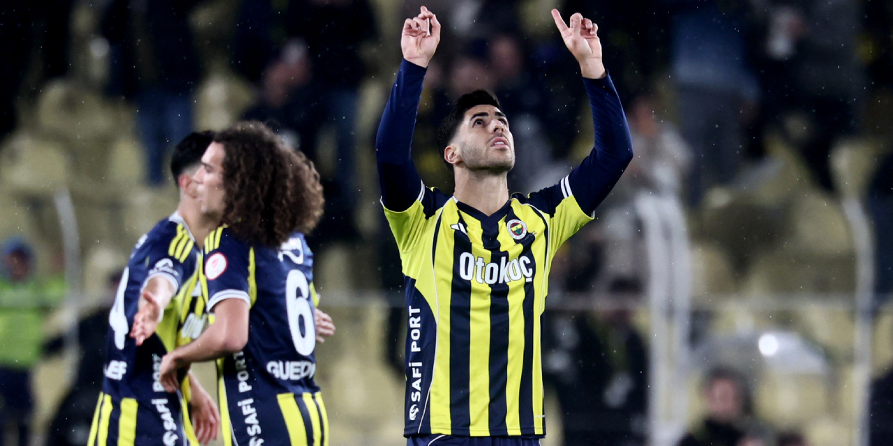 Fenerbahçe, Kadıköy'de yıldızlarıyla geri döndü