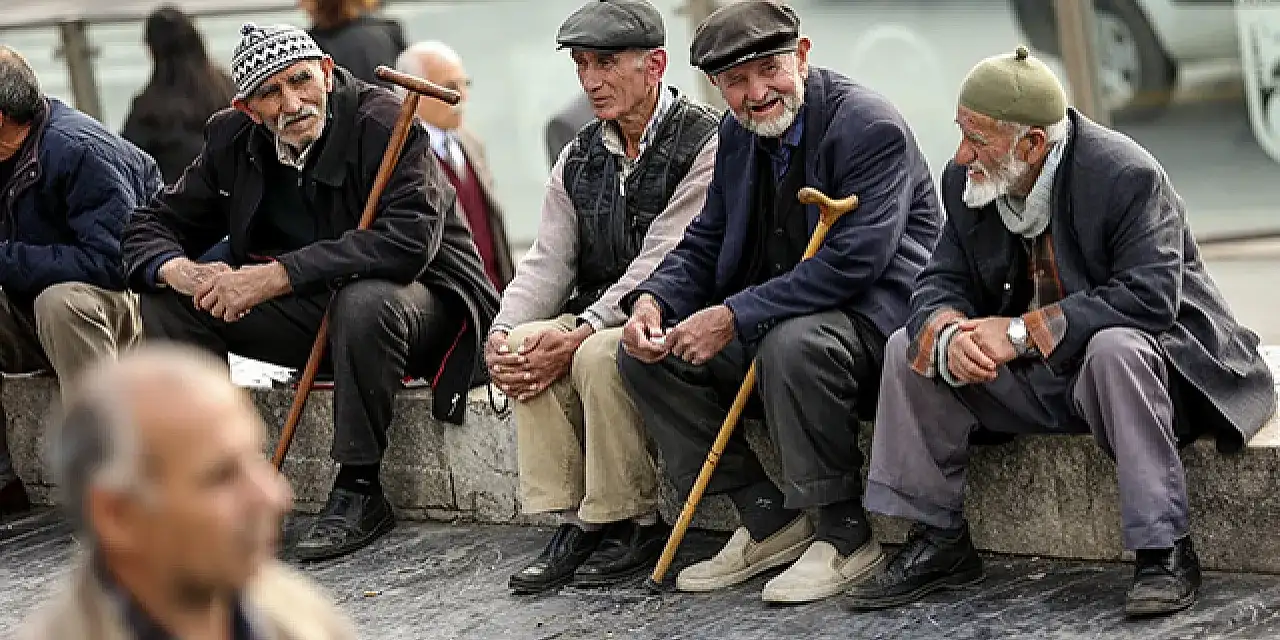 EYT’siz erken emeklilik yolu açıldı: Yıpranma için yeni meslek kolları eklendi