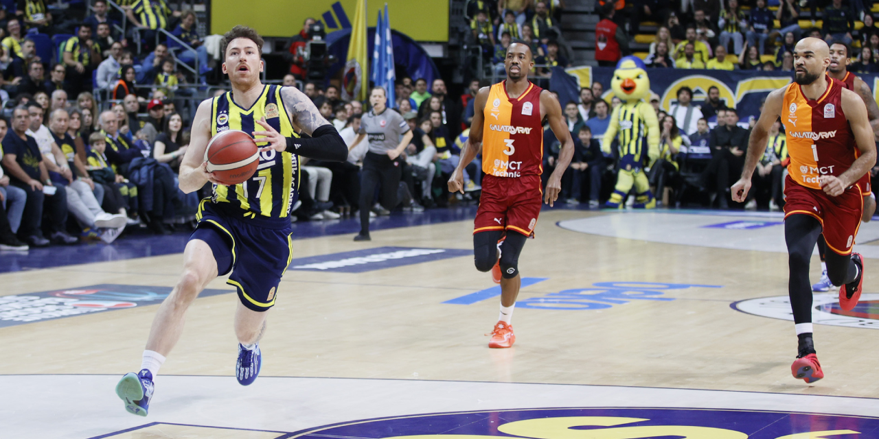 Gerilim dolu derbide Fenerbahçe Beko, Galatasaray'ı son saniyede devirdi