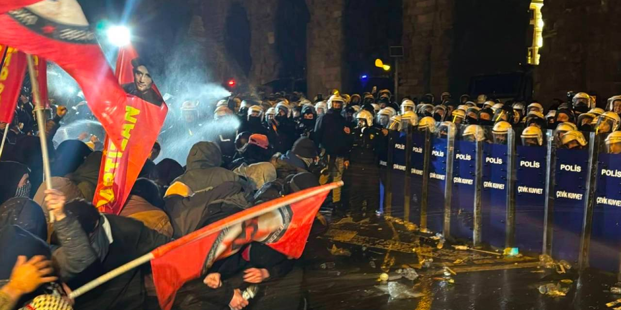 Mahkeme gerekçeli kararı açıkladı: “Zıplamayan Tayyipçi” sloganı ifade özgürlüğü sayıldı