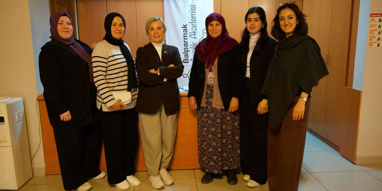 Muğla’da arıcılık eğitimi alan kadınlar: Kara düzen çalışırken, planlı programlı olmayı öğrendik