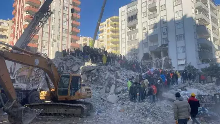 'Başka binamda hasar yok' demişti: 96 kişinin öldüğü apartmanın müteahhidinin bir binasına daha yıkım kararı