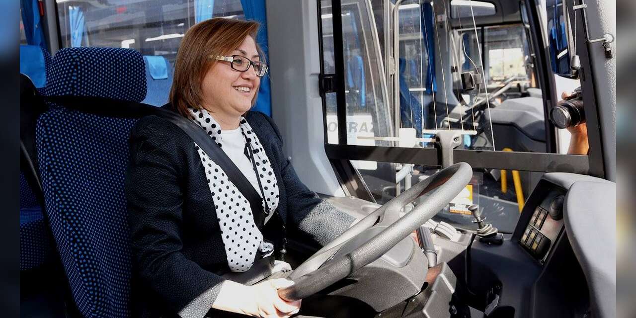 AK Partili belediyenin Halep’e otobüs hibesi tartışma yarattı