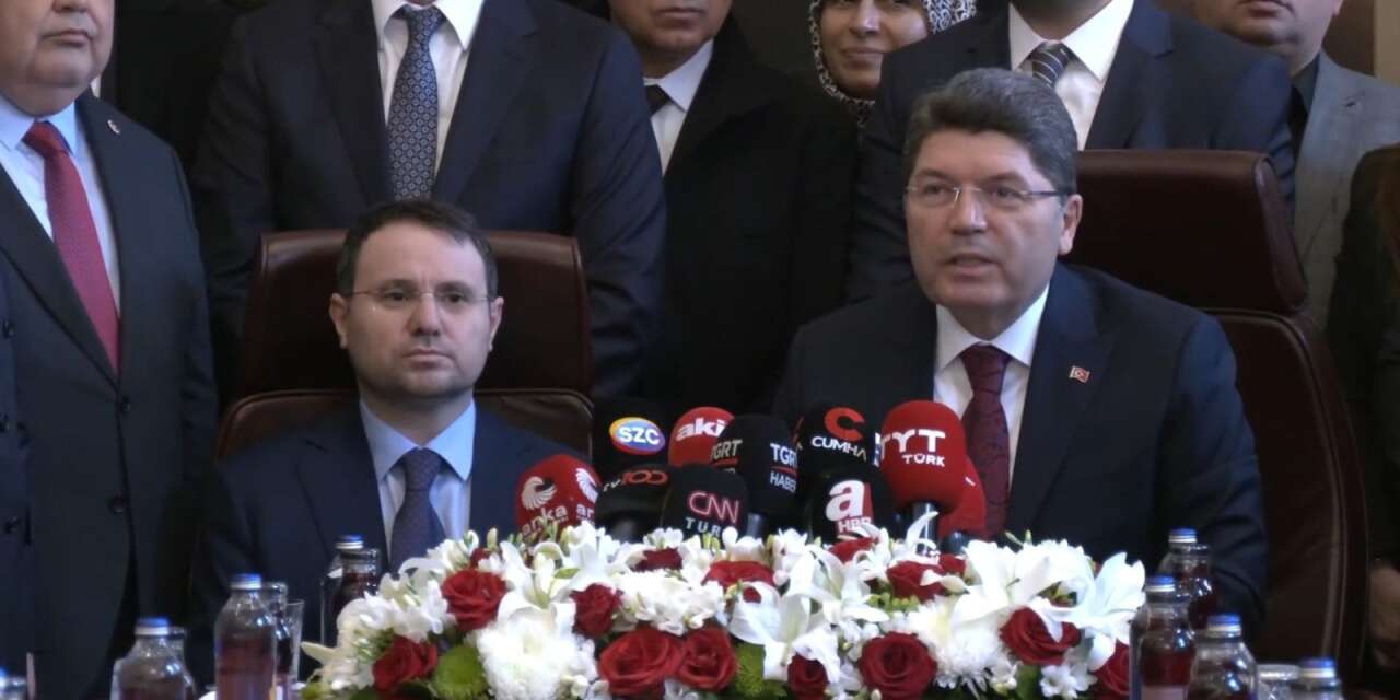 Adalet Bakanlığı’nda bayrak değişimi: Akın Gürlek, koltuğu devraldı