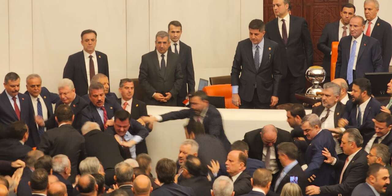 Meclis'te Akın Gürlek kavgası: Osman Gökçek sahnede