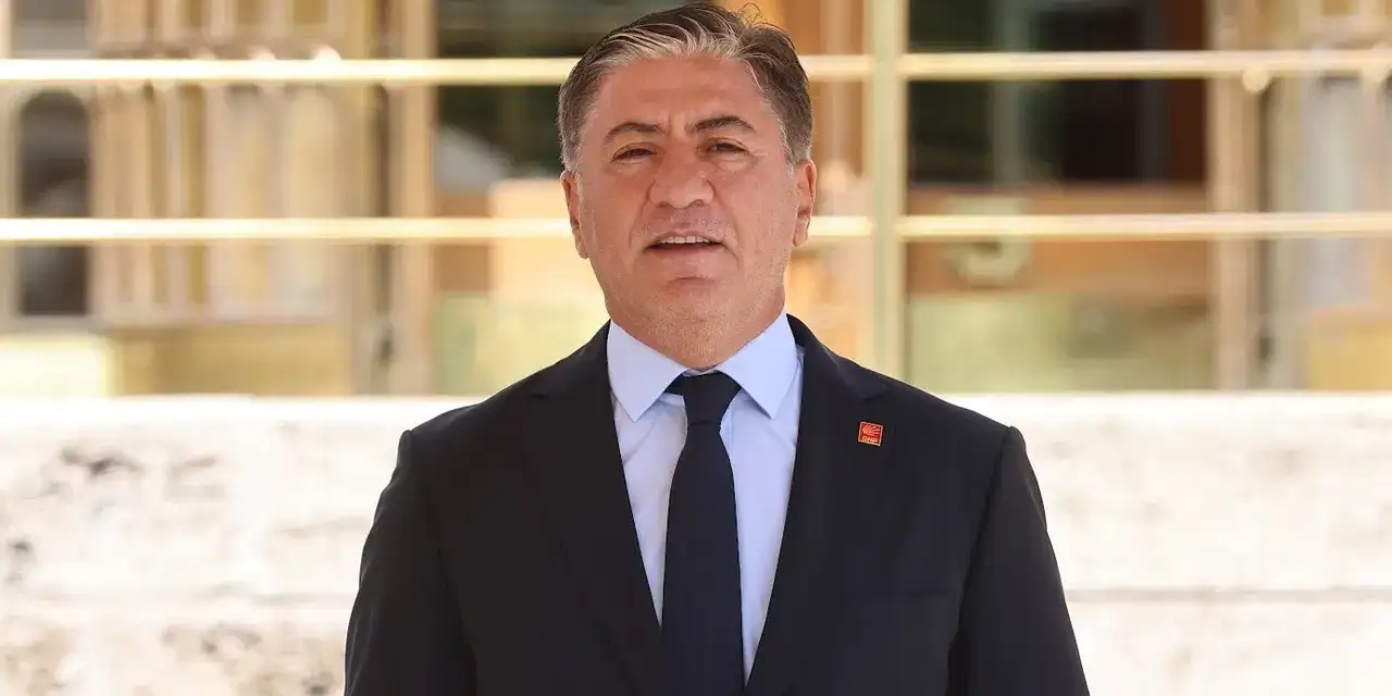 Meclis'te Akın Gürlek'le tokalaşma tartışması: Murat Emir'den açıklama geldi