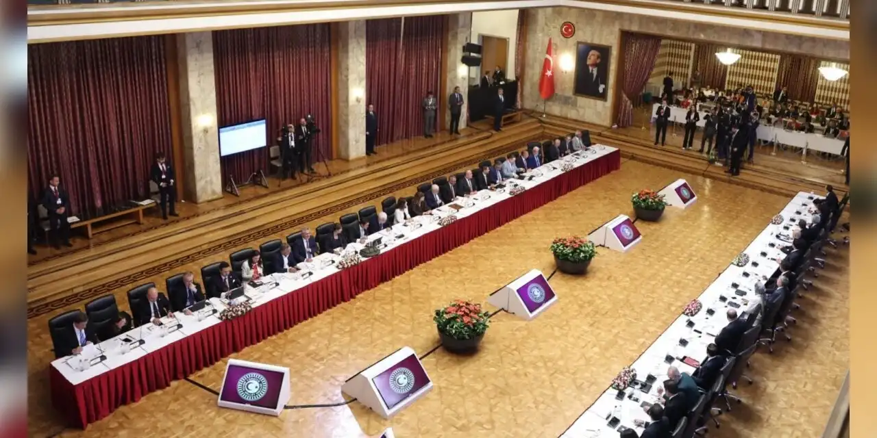 Kulisler hareketli, komisyonda nasıl bir rapor ortaya çıkacak: Umut hakkı var mı?