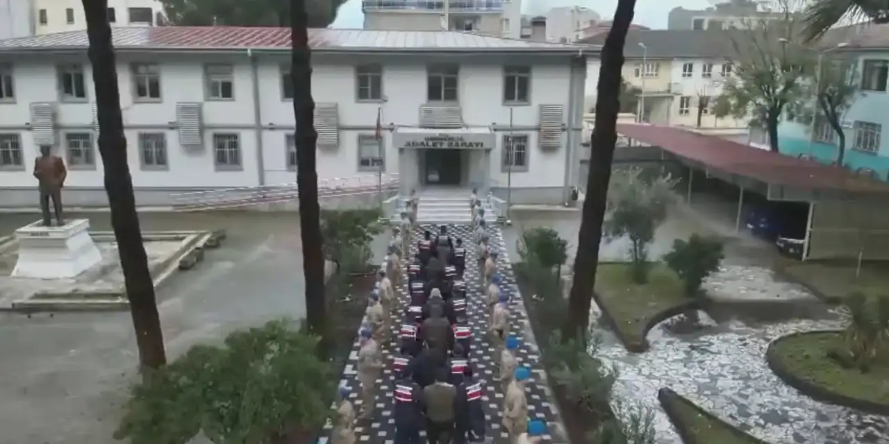 Jandarma'dan 12 ilde operasyon: 109 kişi gözaltında