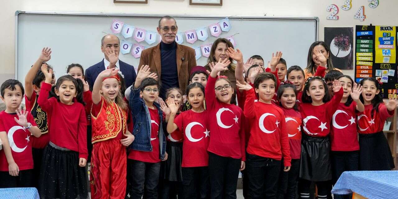 Çocuklar mektup yazdı, Erdal Beşikçioğlu okula koştu