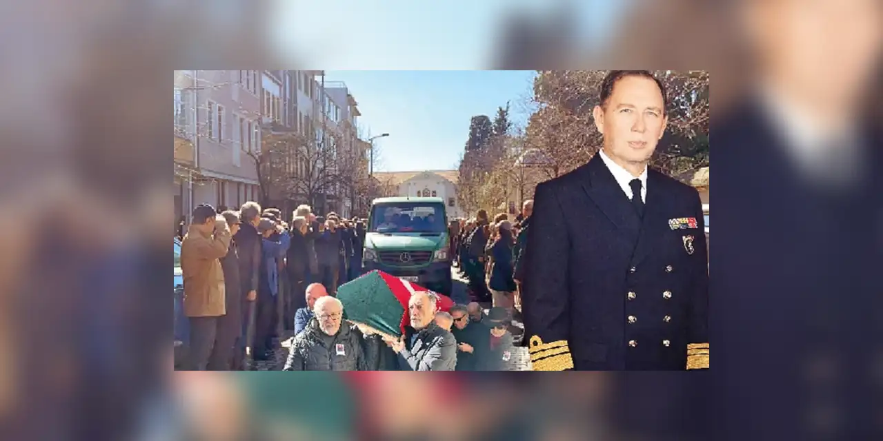 Rütbesi sökülen Amiral’e ‘Mustafa Kemal’in askerleriyiz’ sloganıyla veda