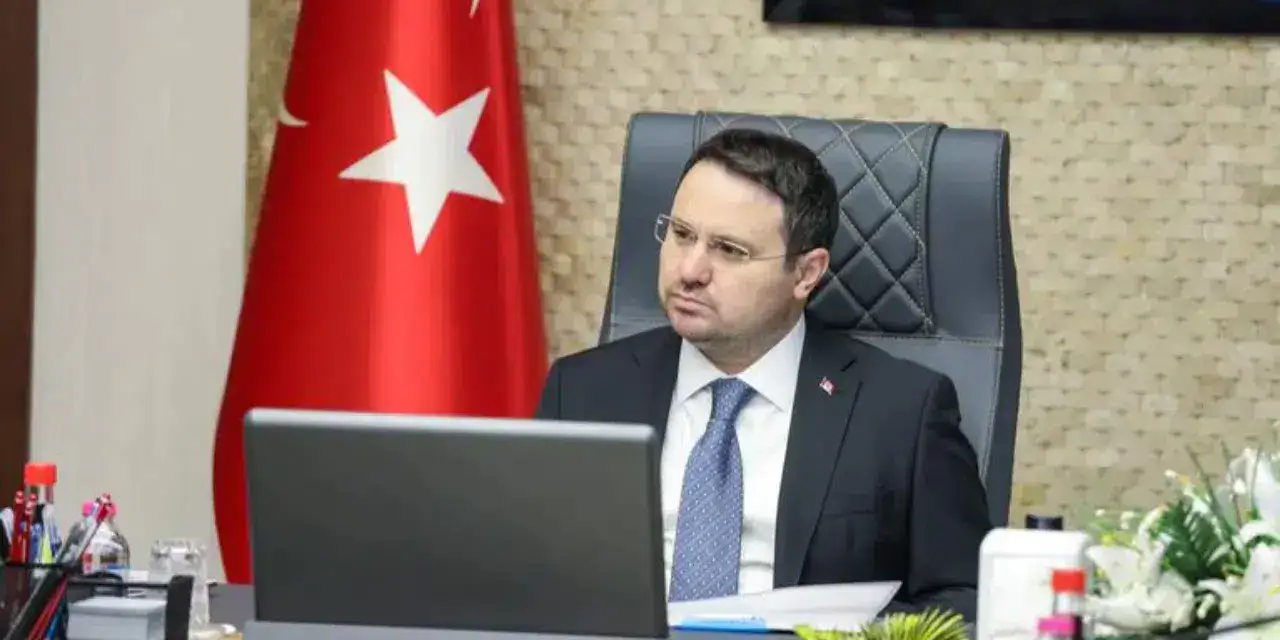 Akın Gürlek’in hamlesine Erdoğan fotoğrafıyla yanıt