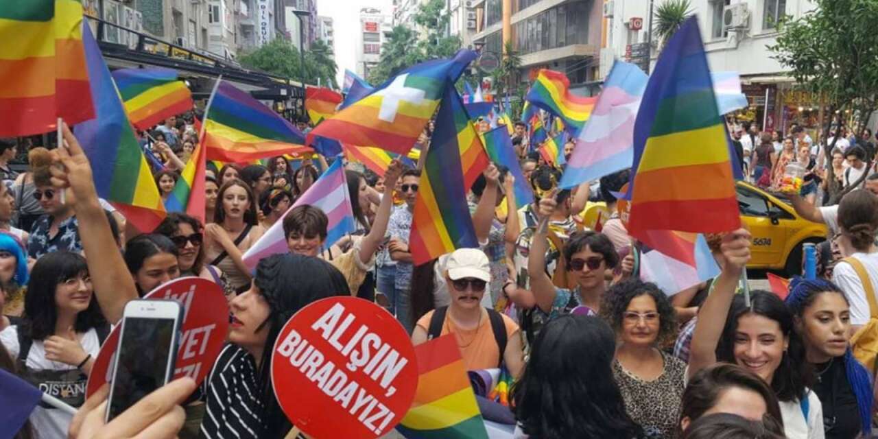 LGBTİ+'lar üzerinden yaşam biçimine müdahale kanunu: Hak savunuculuğuna hapis cezası öngörülüyor