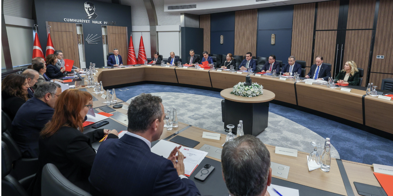 CHP’den yeni üye hamlesi: “Katlanmak zorunda değilsiniz, Bize katılabilirsiniz"