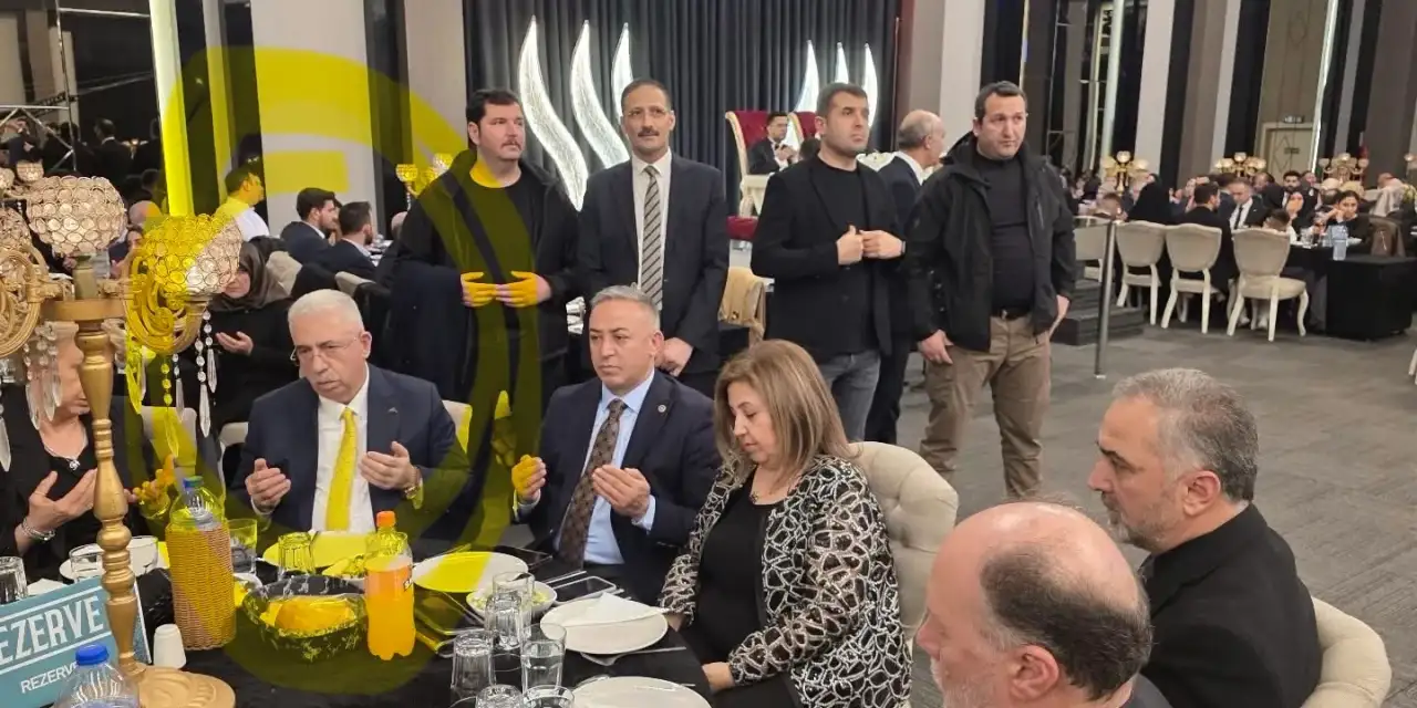 Kara para soruşturmasında adı geçmişti: Ahlatçı ülkeye döndü, İçişleri Bakanı ile aynı karede yer aldı