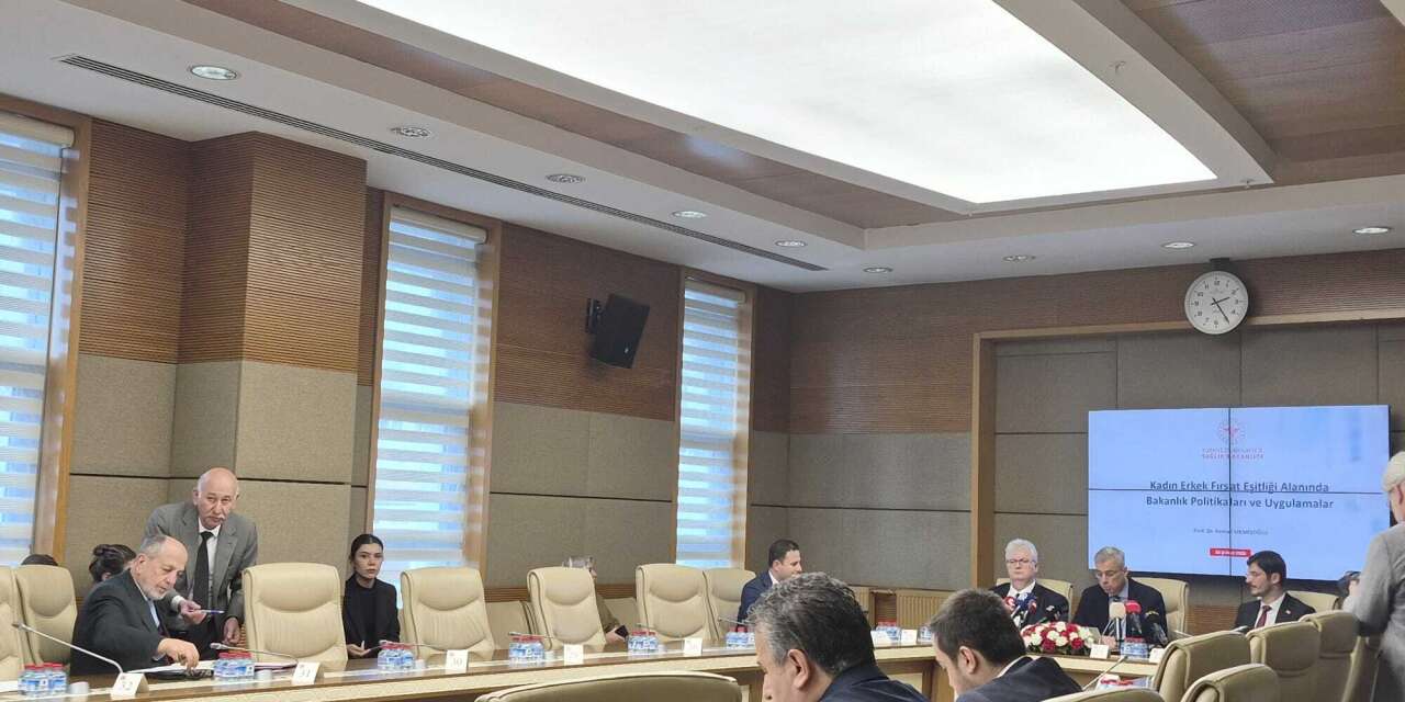 Bakan Memişoğlu: "Ben de 1966'da sezaryen ile doğdum"