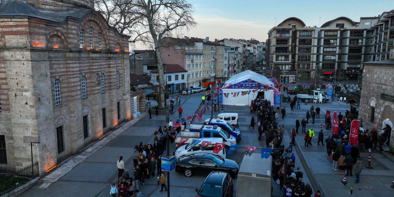 Bursa'da kent lokantaları Ramazan boyunca ücretsiz, iftar çadırları kuruldu