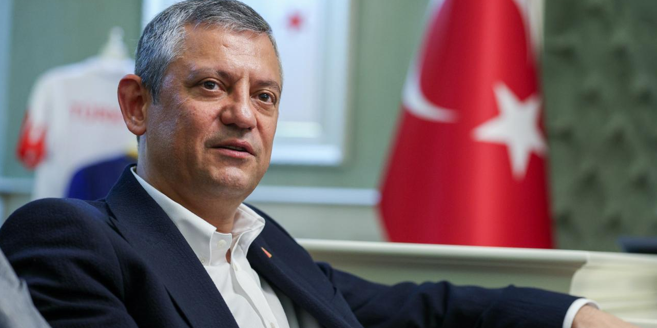 Özgür Özel'in kendi parasıyla aldığı ilk kaset: 'Bu şarkıyı dinlediğimde kendime gelirim'