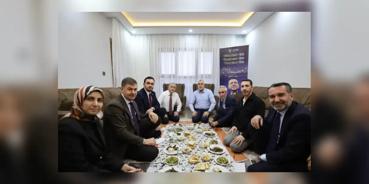 Saadet Partisi’nden AK Parti’ye ‘reklam panosu’ tepkisi: Bu nasıl vizyon!