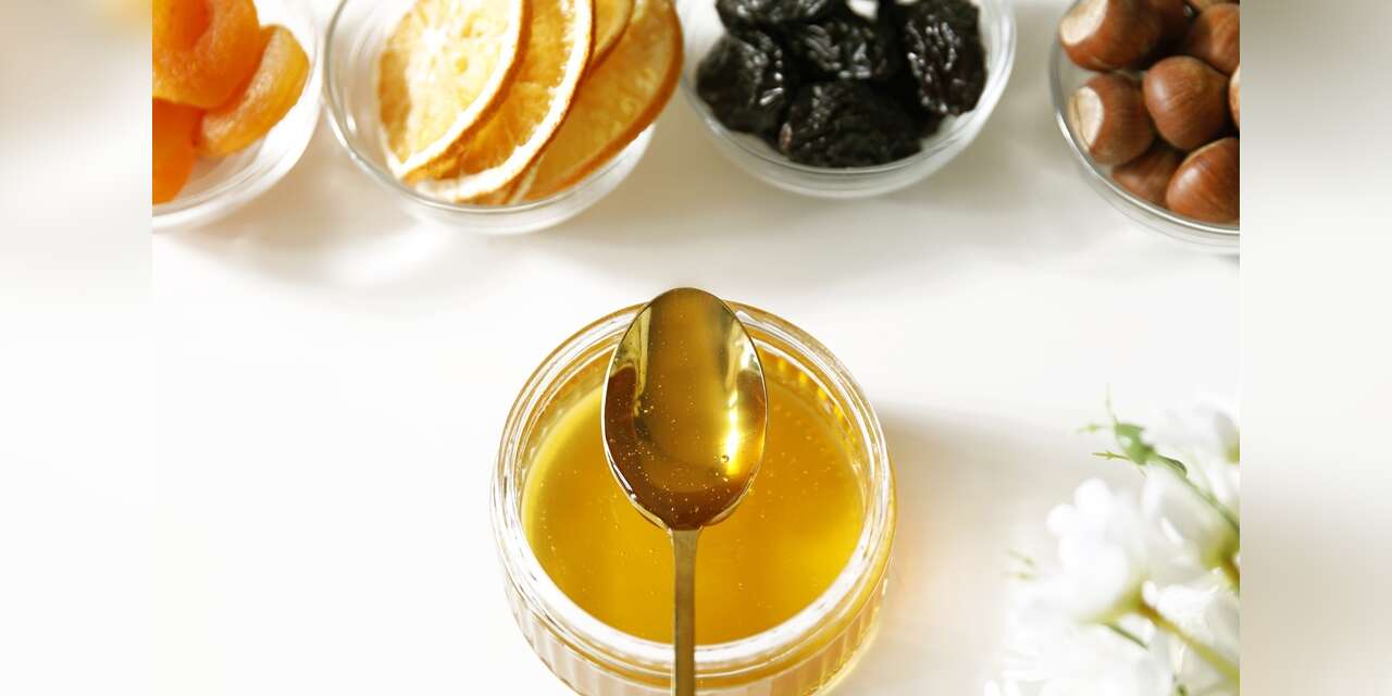 Ramazan sofralarında bal vurgusu: Güllaç ve irmik helvasını böyle deneyin