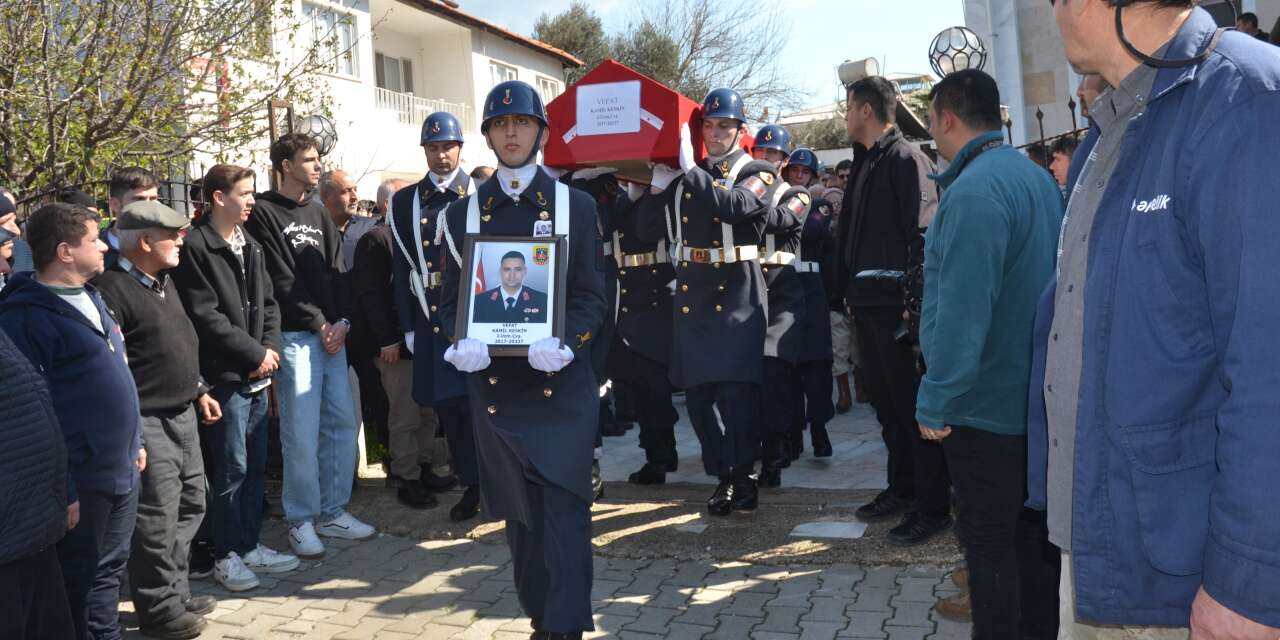 Kalp krizi sonucu vefat eden uzman çavuş son yolculuğuna uğurlandı