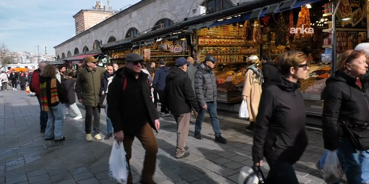 Aile Yılı'nda hazin tablo: Bekarlar evlenemiyor, evliler de pahalılıktan geçinemiyor
