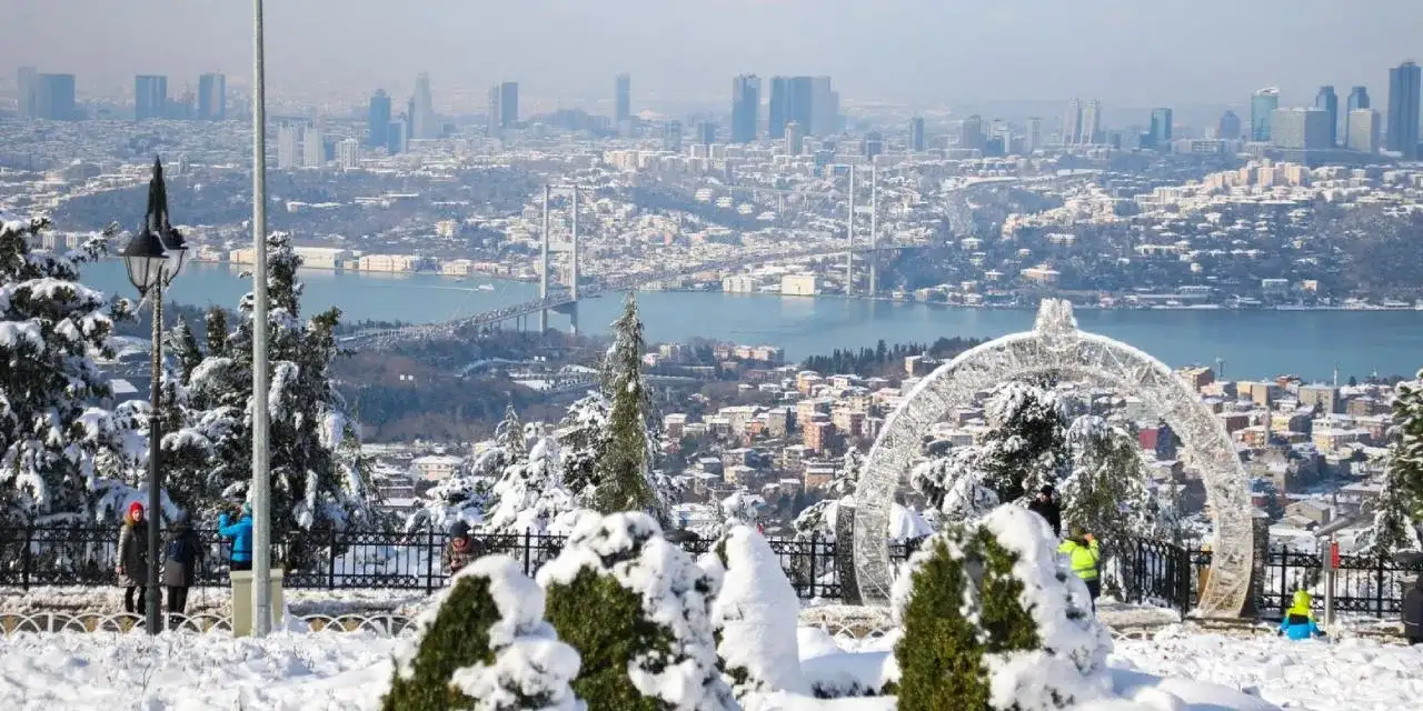 Meteoroloji İstanbul'a kar yağışı için saat verdi