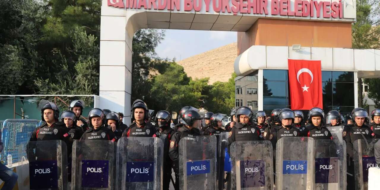 Mardin'de belediyeye ait taşınmazlar satışa çıkarıldı