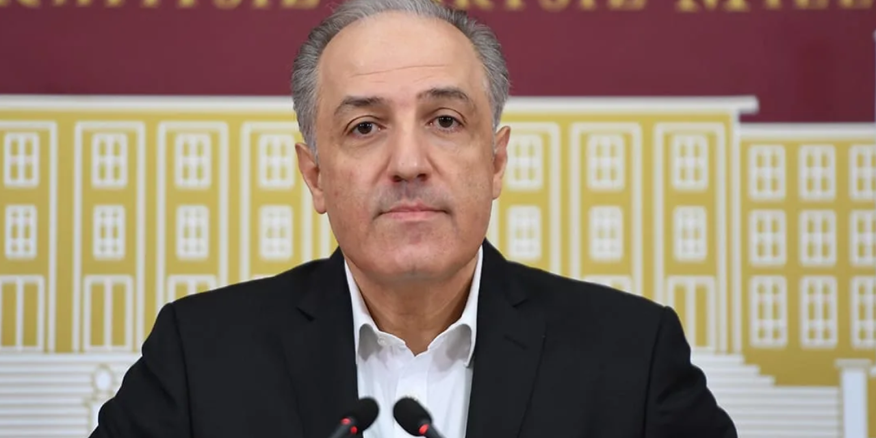 Mustafa Yeneroğlu'ndan 'selefi yemini' tepkisi: 'Savaş sloganı' gibi ezberletilmesi kabul edilemez