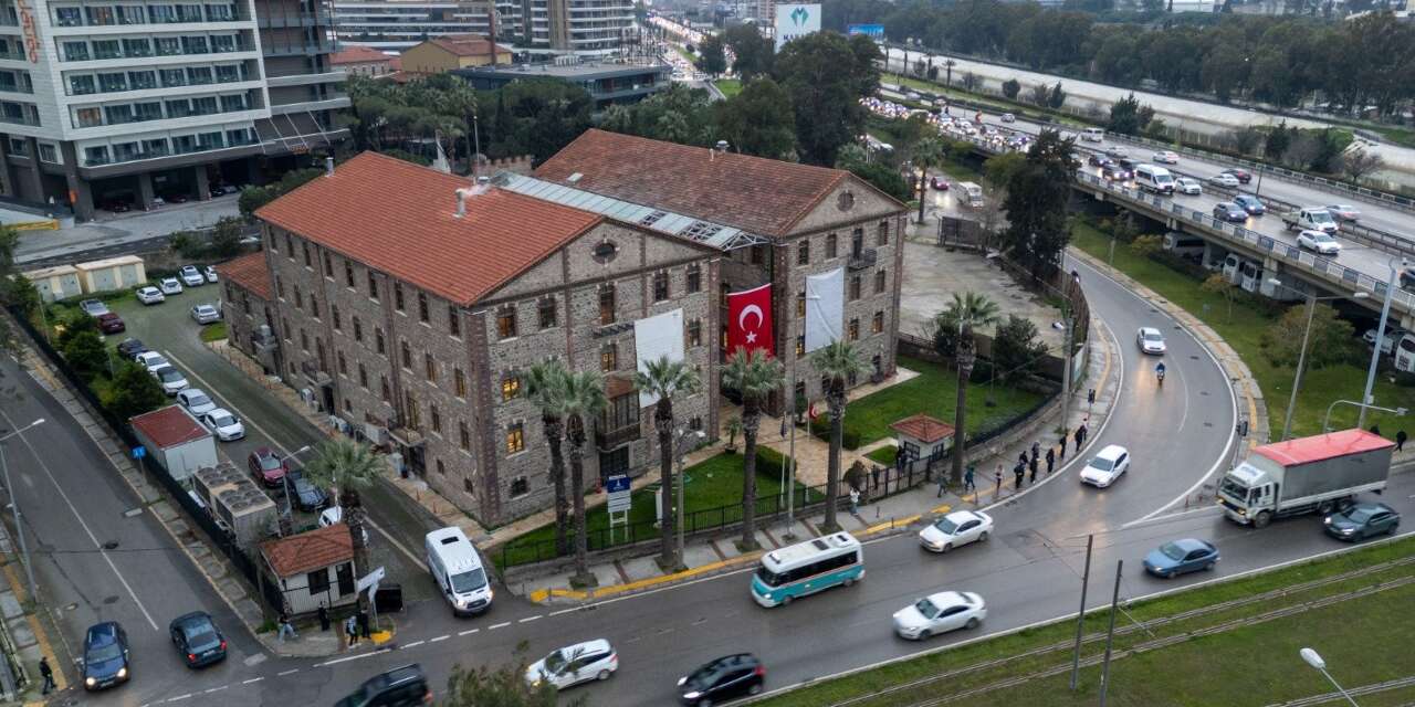 Belediyeden açıklama geldi: Vakıflar'a devredilen Meslek Fabrikası taşınacak mı?