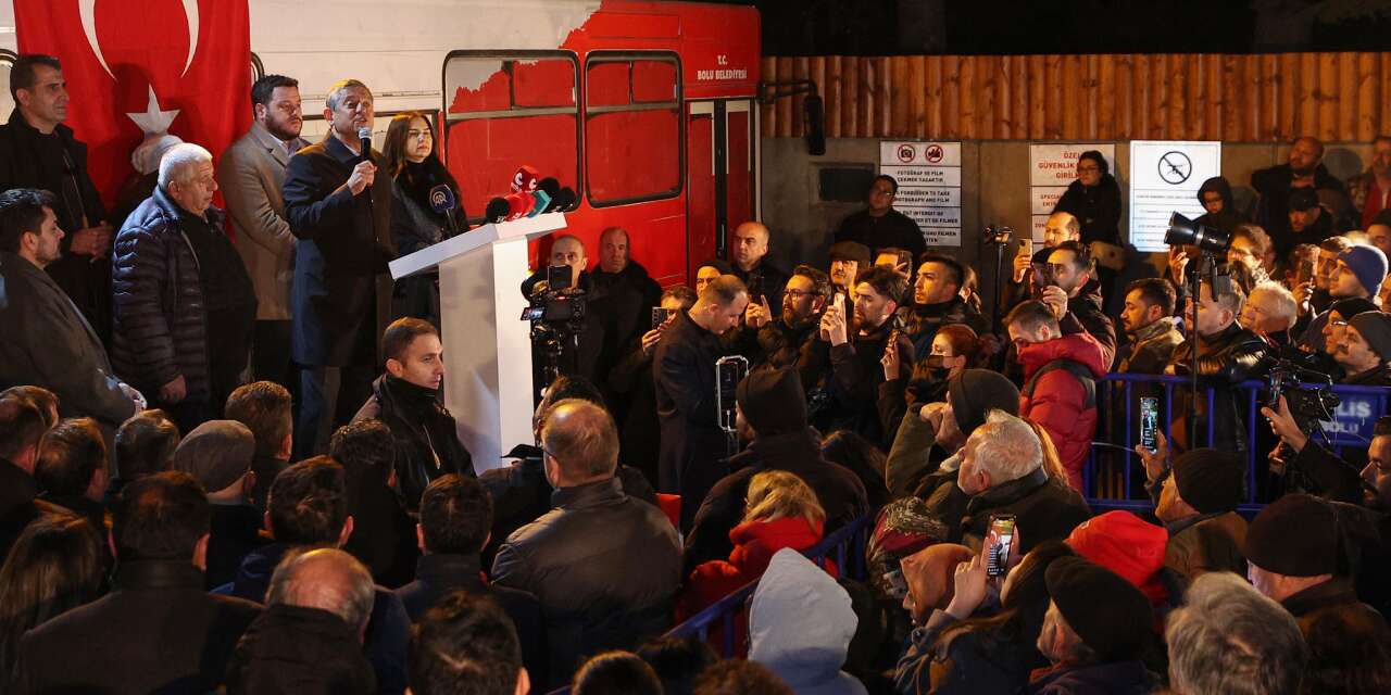 Özgür Özel, Bolu'da konuştu: Tanju Özcan'ın yaptığıyla gurur duyuyoruz