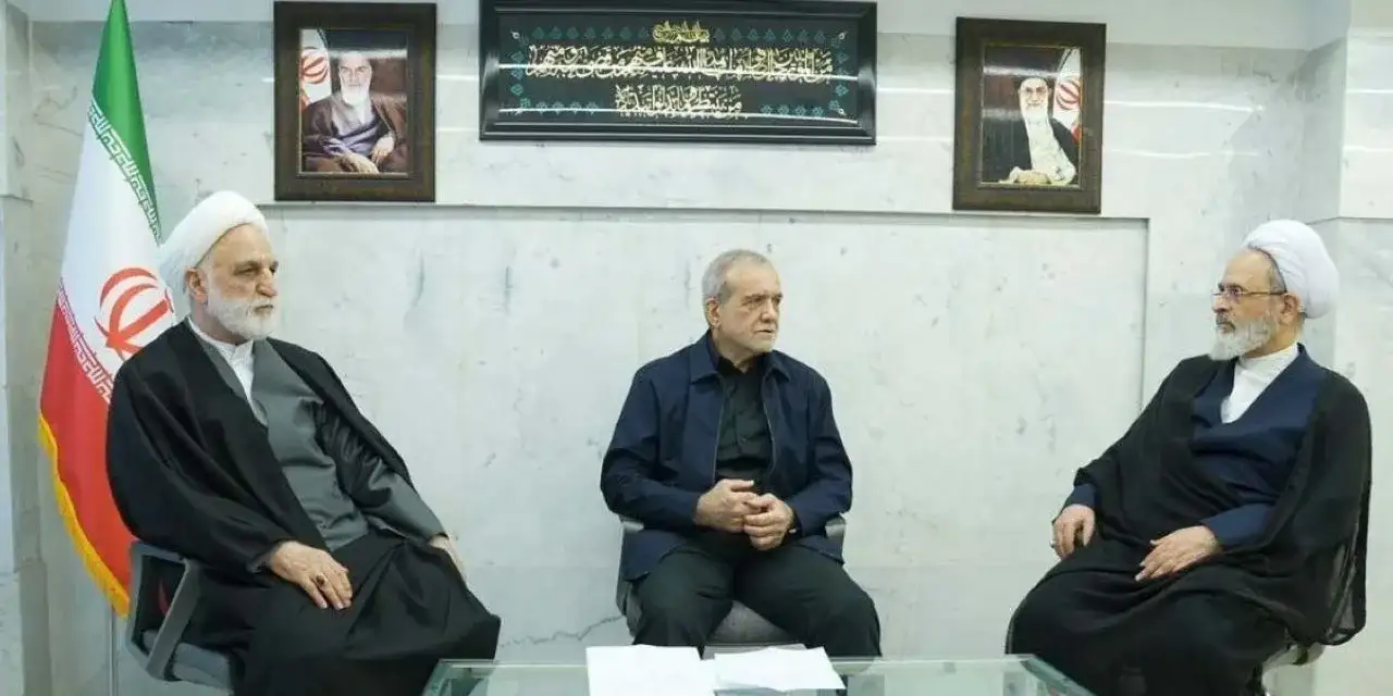 İran liderlik konseyinden ilk fotoğraf geldi