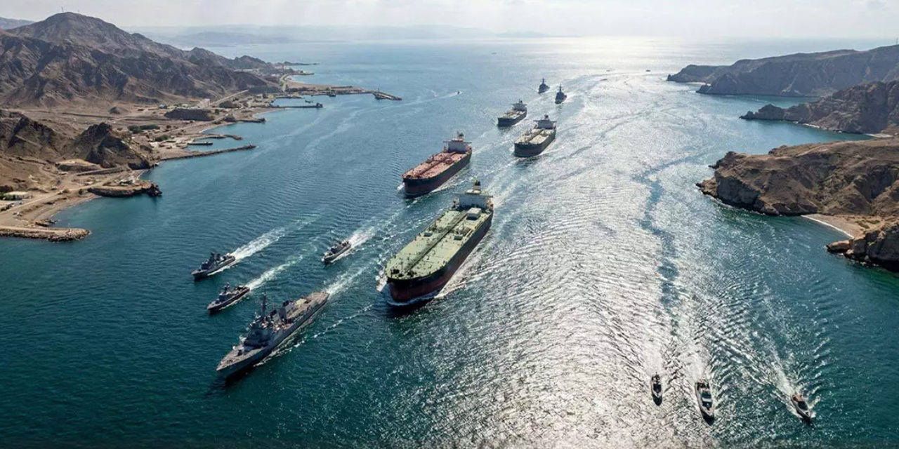 İran, Hürmüz Boğazı'nı kapattı: 'Geçmeye çalışan gemi ateşe verilecek!'