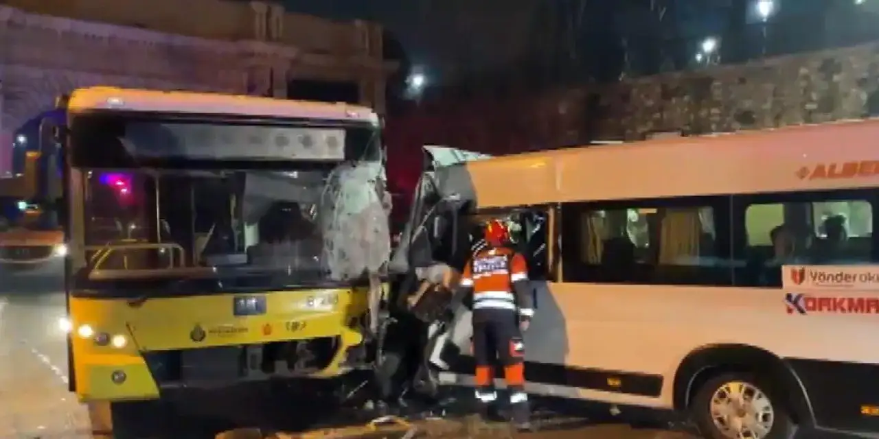 İETT otobüsü ile servis minibüsü çarpıştı: İstanbul’da trafik durdu