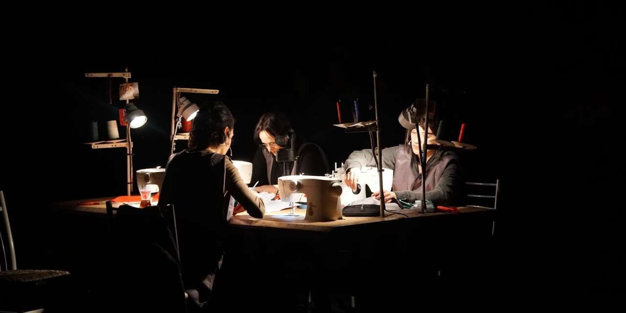 Yanmış bir atölyenin küllerinden sahneye: “Bu Bir Prova Değil” Arter’de