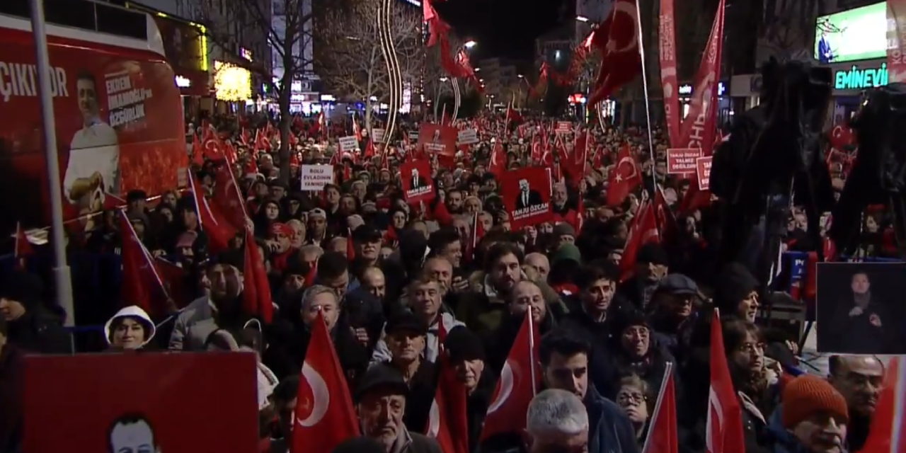 Milletin iradesi meydanlarda! İmamoğlu ve Özcan’ın mektupları Bolu’da okundu