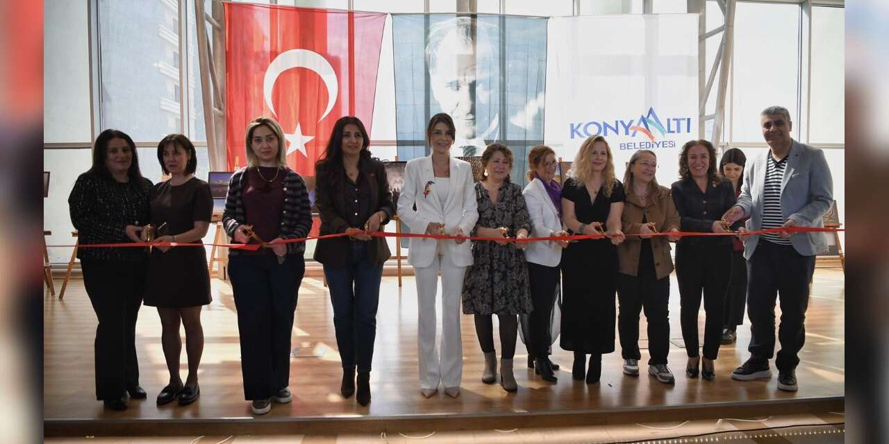 "Kadın Gözünden Zamanın İzleri" fotoğraf sergisi