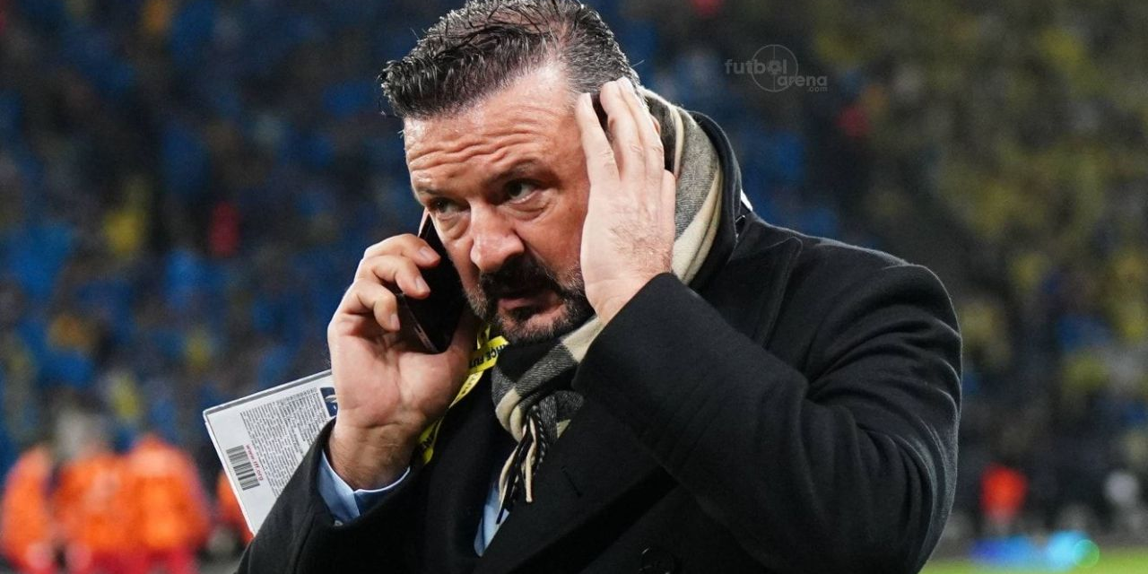 Kadıköy'de gergin gece: Fenerbahçeli yönetici hakem odasını bastı!