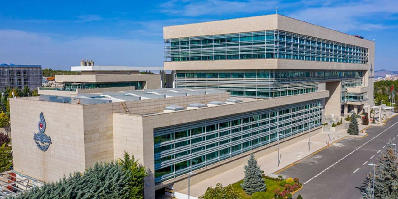 AYM, sağlık çalışanlarının nöbet ücretlerine sınırlamayı iptal etti