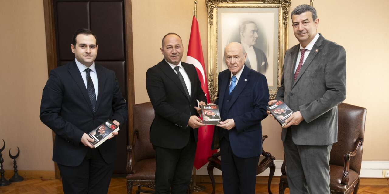 Devlet Bahçeli habercilerin gözünden 'Korkma' kitabıyla anlatıldı