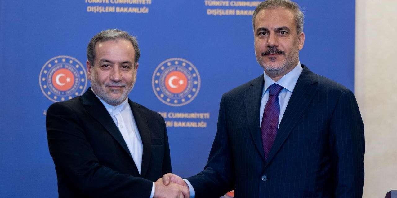 Hakan Fidan'dan Arakçi'ye: Hava sahası ihlali kabul edilemez