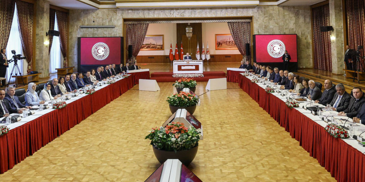 'Süreç' komisyonu iftarda bir araya geldi: Ramazan sonrası için "yasal düzenleme" mesajı