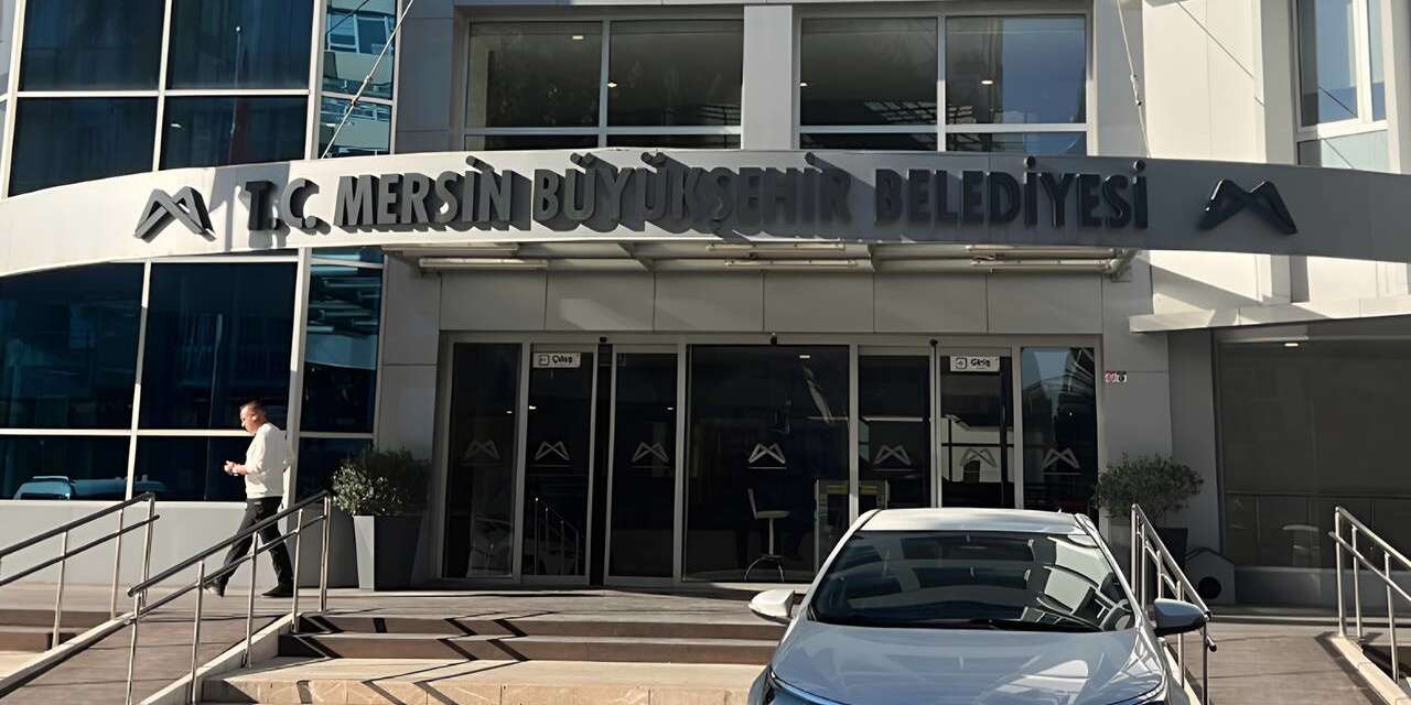 Mersin Büyükşehir Belediyesi'ne operasyon