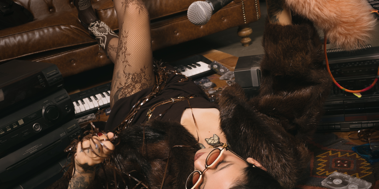 Yağmur Ender ilk albümü “Düğüm” ile dinleyici karşısında