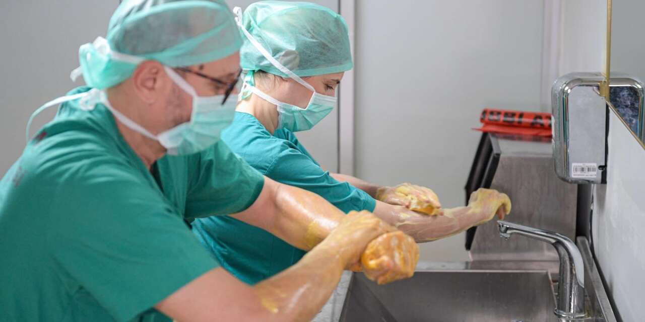 Doğdukları hastanede şifa dağıtıyorlar: Eşrefpaşa’da üç kuşağın buluşması