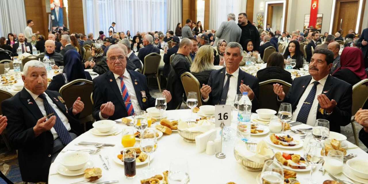 Manisa’da iftar sofrasında buluştular: “En kıymetlisi unutulmamak”