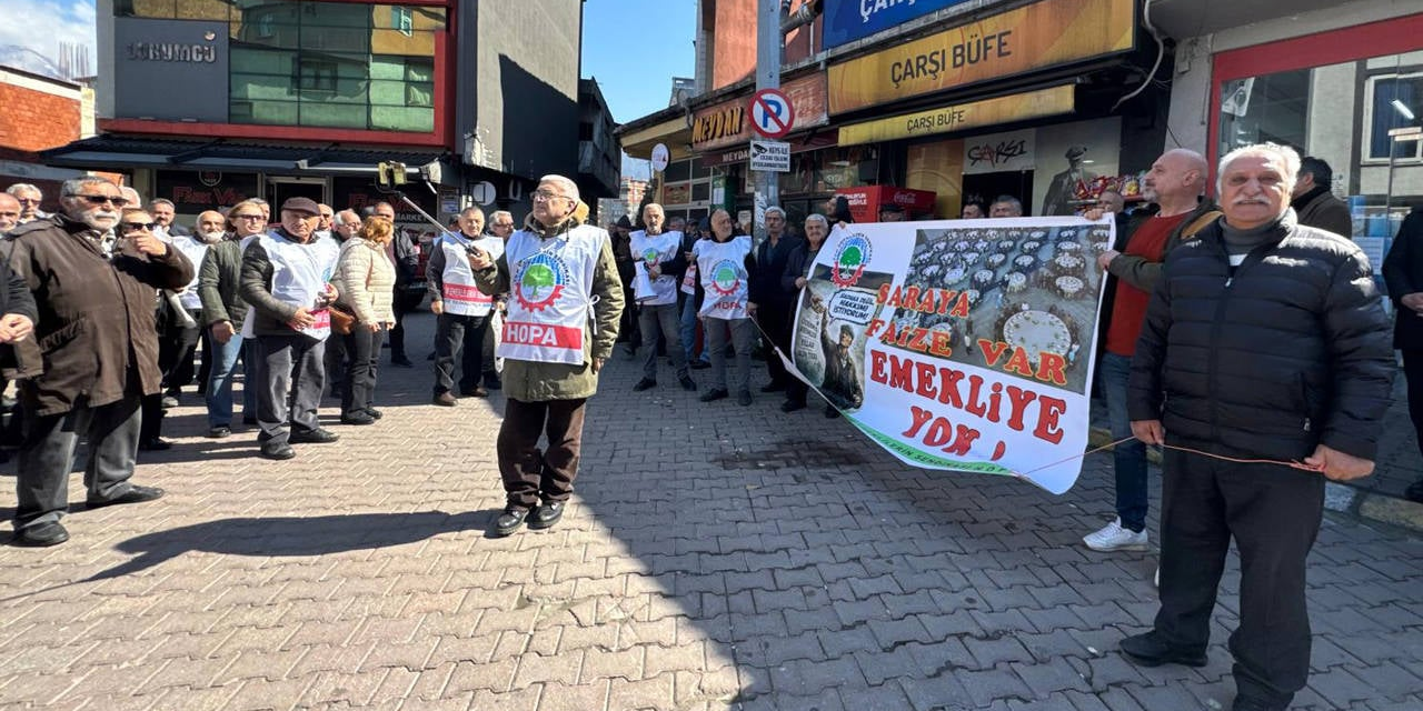 Emeklilerden iktidara "Müjde" resti: 'Sandıkta görüşürüz!'
